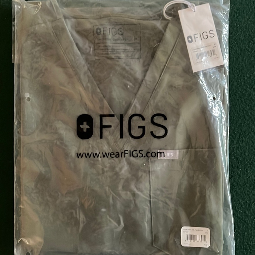FIGS Catarina one pocket top